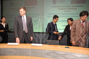 2007-03-16_Signing Ceremony - UTP - Queen's University Belfast