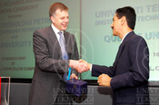 2007-03-16_Signing Ceremony - UTP - Queen's University Belfast