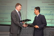 2007-03-16_Signing Ceremony - UTP - Queen's University Belfast