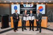 2023-11-10_MOU Signing Ceremony between Universiti Teknologi PETRONAS and China-Malaysia Technology Innovation (Hainan) Co. Ltd
