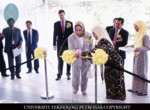 2001-03-20_Vice President, PETRONAS Education Division Site Visit