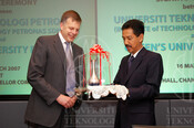 2007-03-16_Signing Ceremony - UTP - Queen's University Belfast