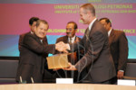 Signing Ceremony Collaboration Agreement between Universiti Teknologi PETRONAS and Halliburton